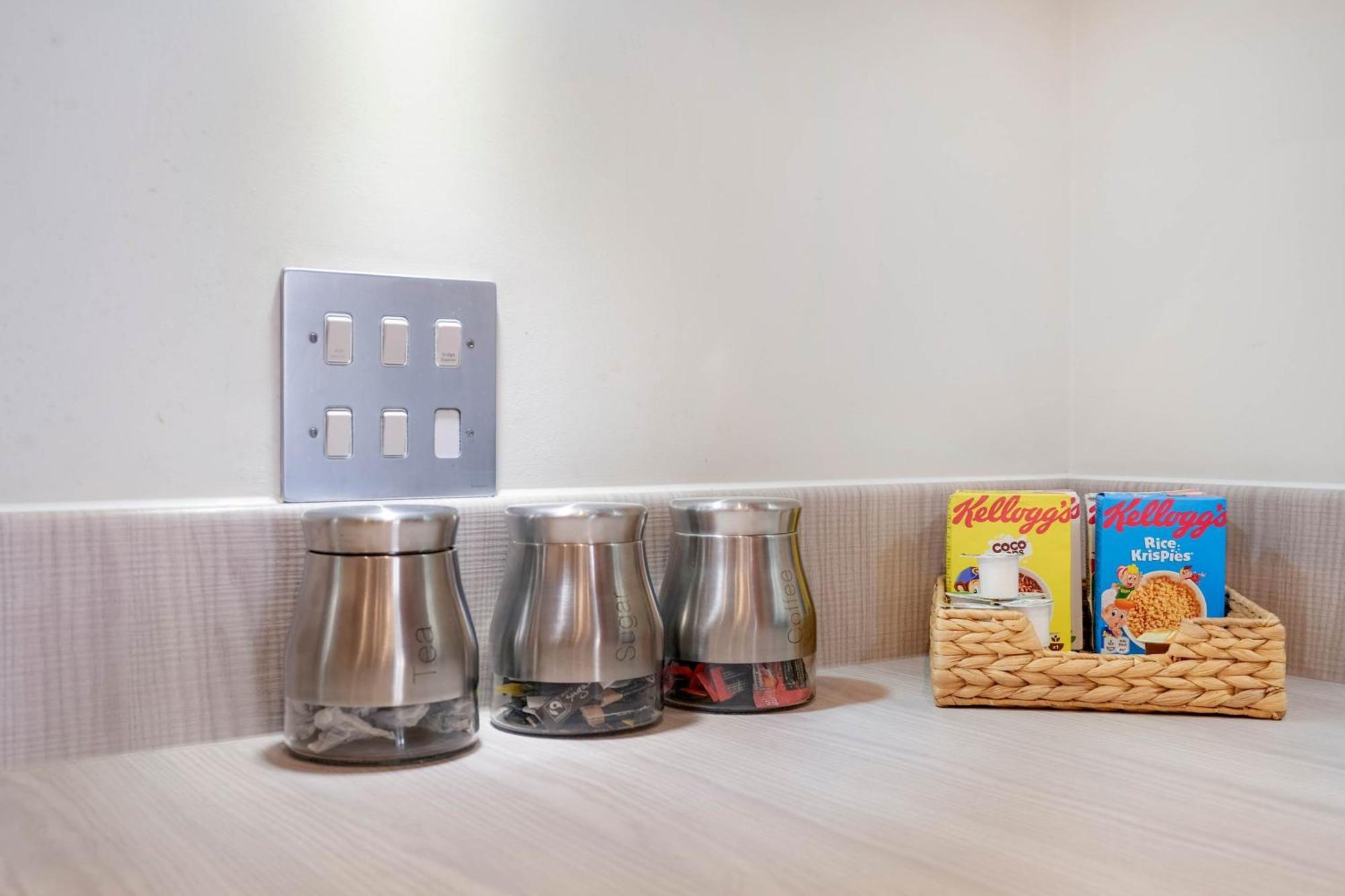 Alder House Serviced Apartment Maidenhead By 360Stays 외부 사진