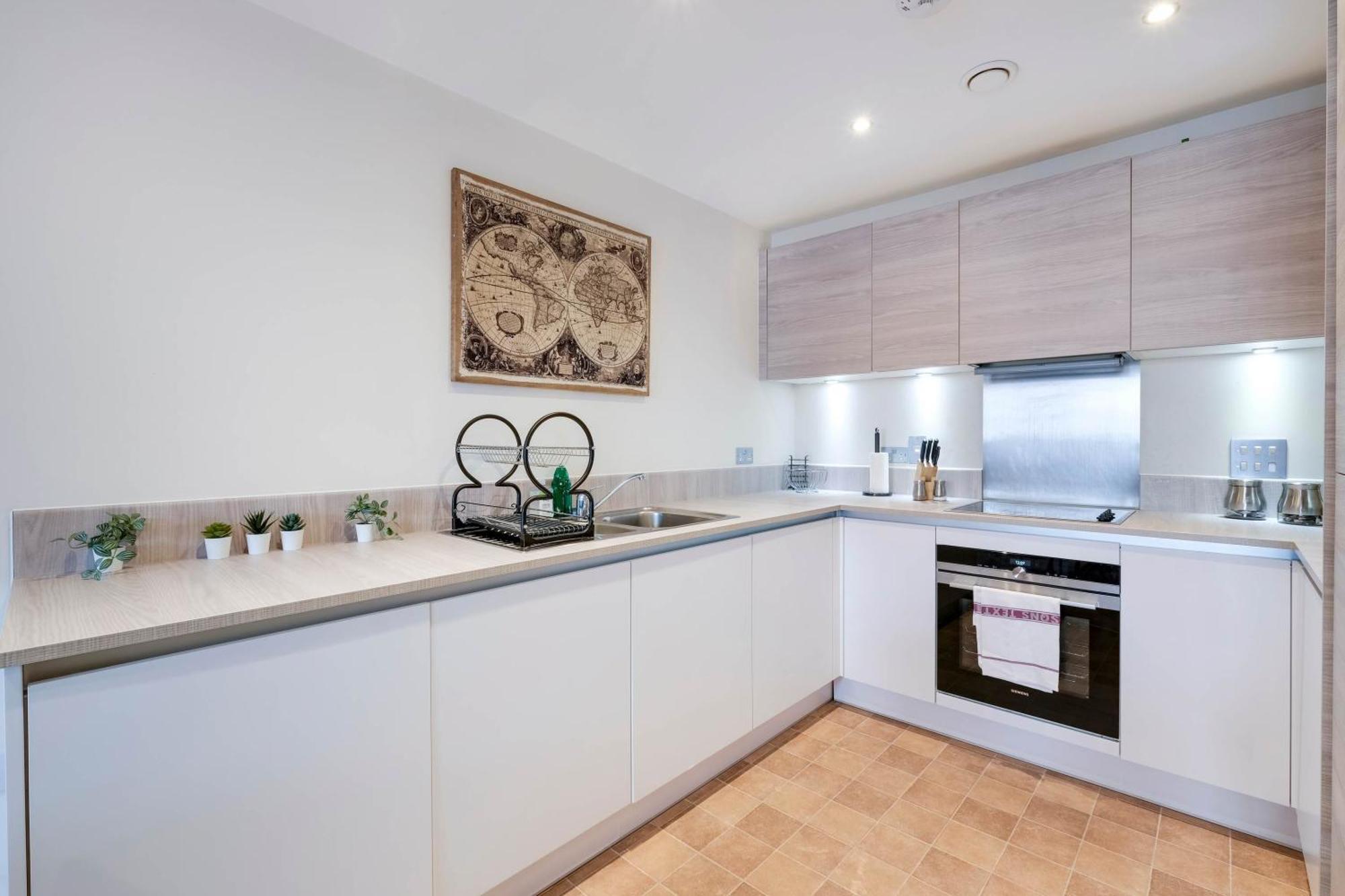 Alder House Serviced Apartment Maidenhead By 360Stays 외부 사진