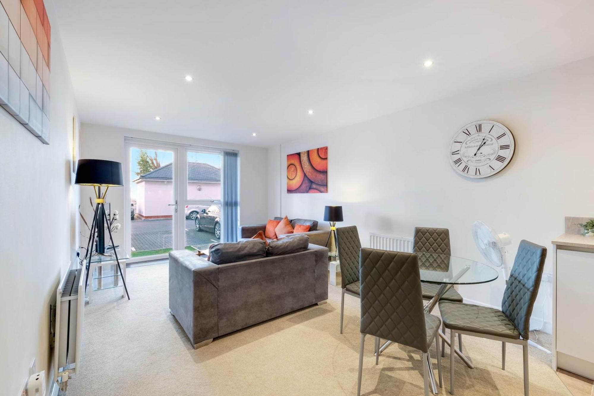 Alder House Serviced Apartment Maidenhead By 360Stays 외부 사진